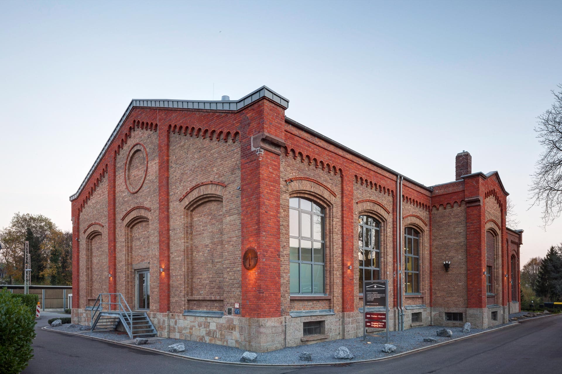 Gewerbeimmobilen-Fotografie: Architekturfotografie in Nordrhein-Westfalen: Altes Pumpwerk Haan.